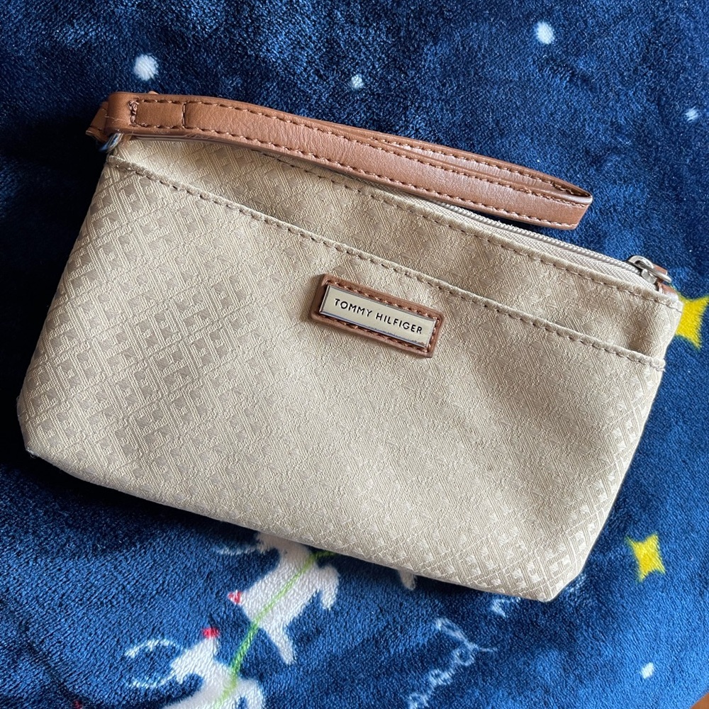 Tommy Hilfiger!
